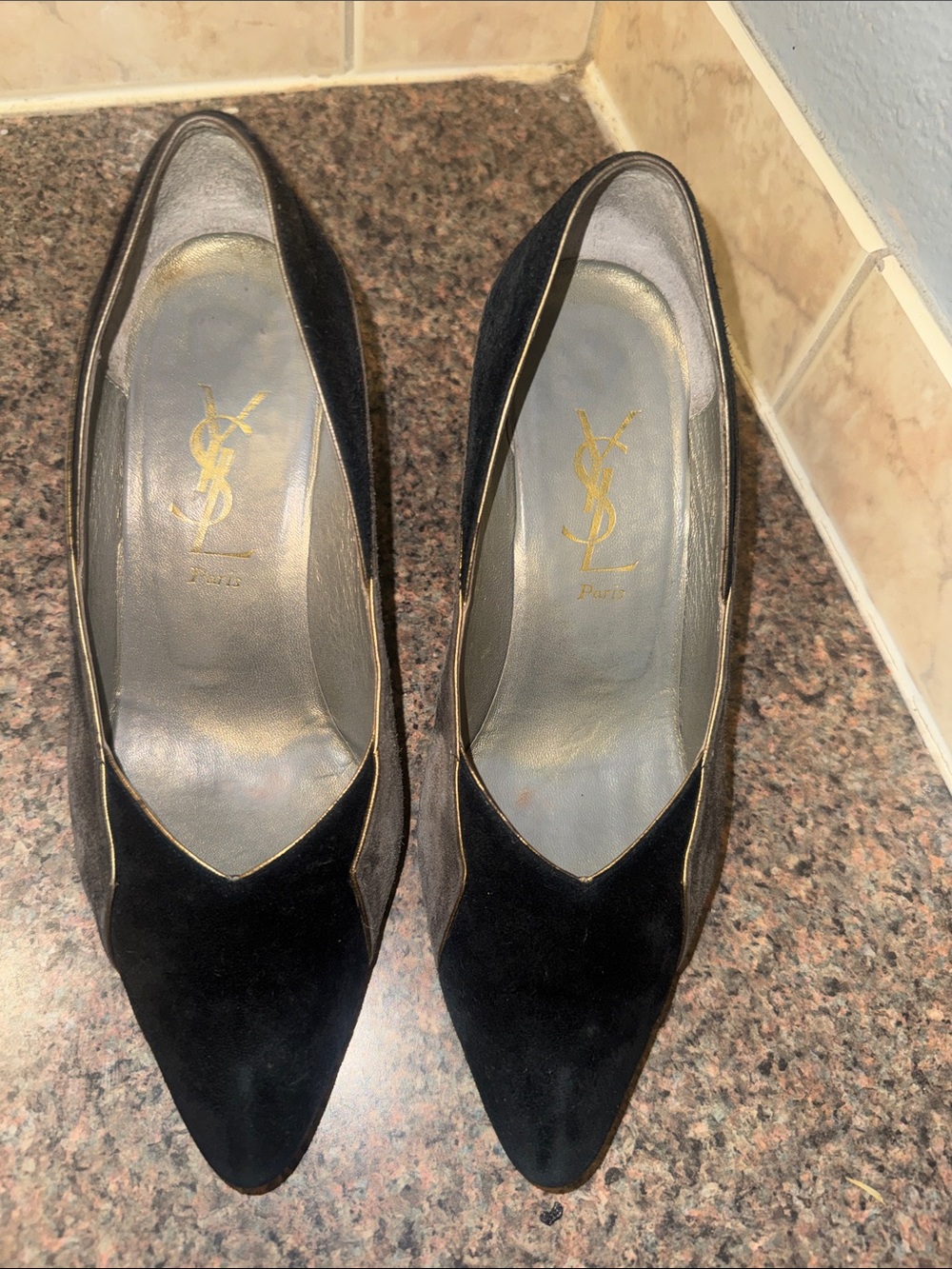 Yves Saint Laurent vintage Black Suede Pointed kitten heels EUC - Picture 7 of 7
